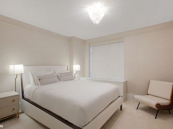 21 East 61st Street 5F, New York NY 10065