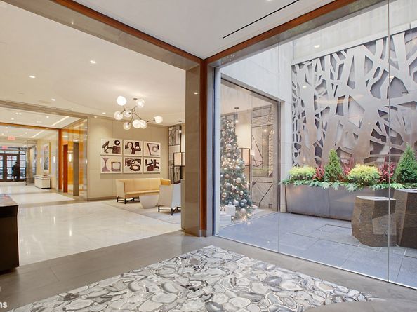 21 East 61st Street 5F, New York NY 10065