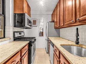 1230 Park Avenue 6A, New York NY 10128