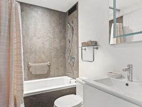 300 West 23rd Street 8H, New York NY 10011