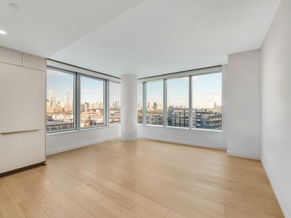3 Court Square 902, Queens NY 11101
