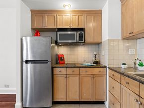 320 East 42nd Street 2505, New York NY 10017
