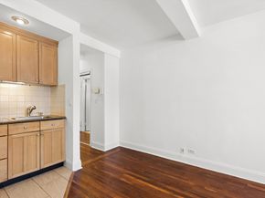 320 East 42nd Street 2505, New York NY 10017