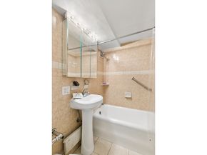 320 East 42nd Street 2505, New York NY 10017