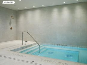 3 Court Square 614, Queens NY 11101