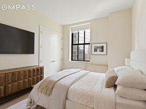 100 Barclay Street 17L, New York NY 10007