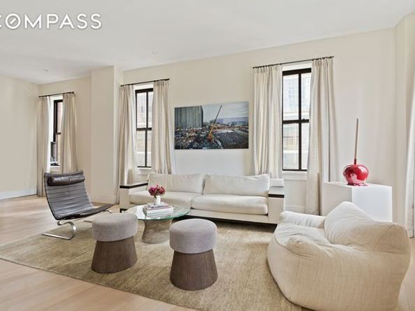 100 Barclay Street 17L, New York NY 10007