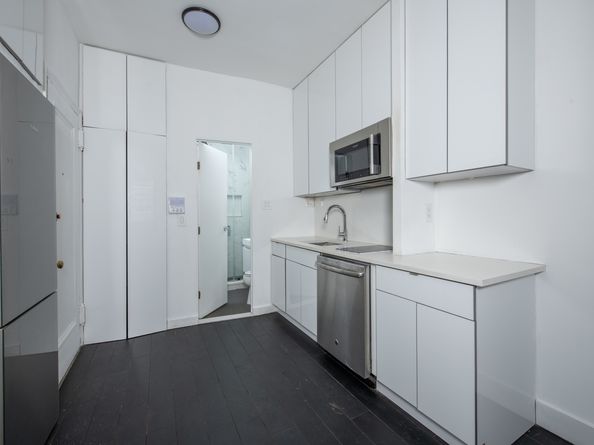 237 East 54th Street 2B, New York NY 10022