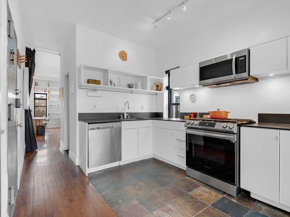 305 East 4th Street 5, New York NY 10009