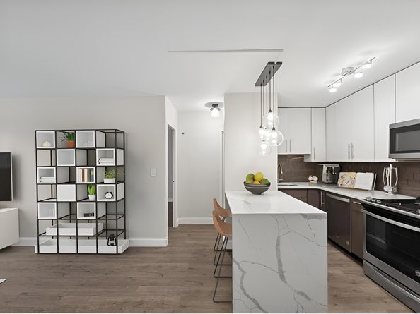 301 East 69th Street 6C, New York NY 10021