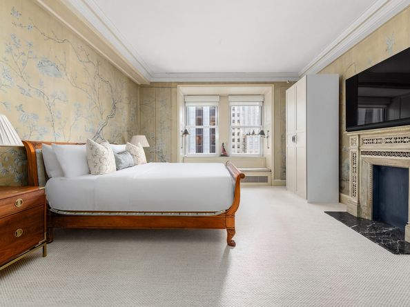 781 5th Avenue 1611, New York NY 10022