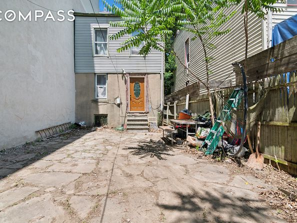 464 East New York Avenue, Brooklyn NY 11225