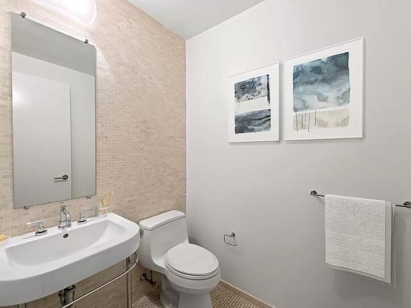 255 Hudson Street 5AW, New York NY 10013