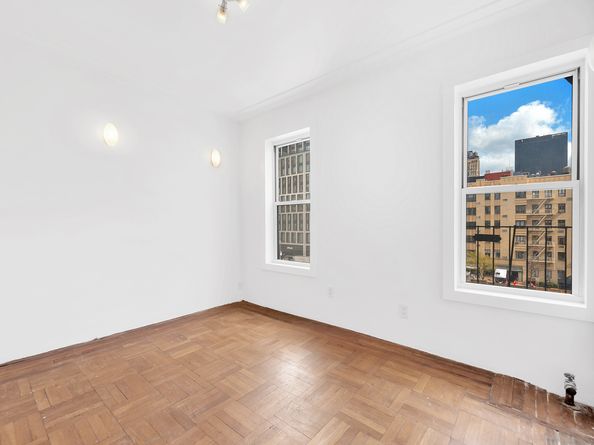 261 West 22nd Street 20, New York NY 10011