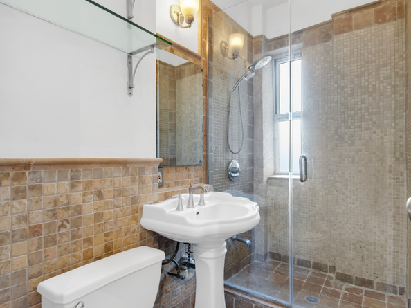 261 West 22nd Street 20, New York NY 10011