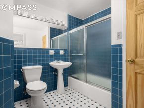 250 West 16th Street 1F, New York NY 10011