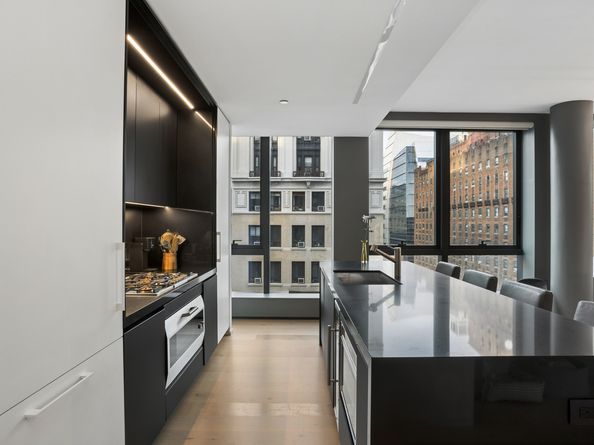 121 East 22nd Street N1006, New York NY 10010