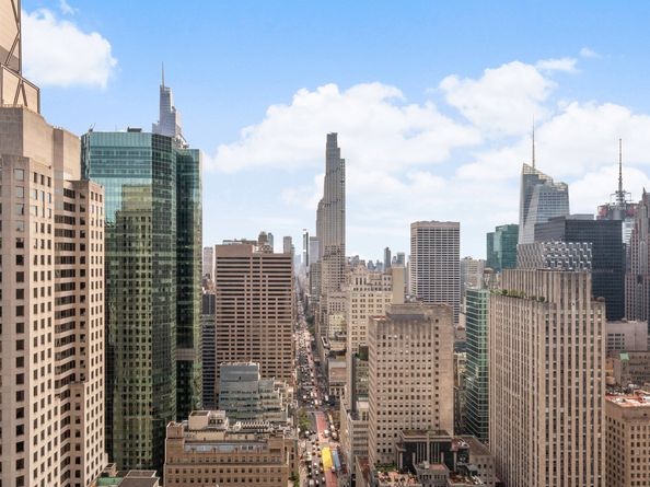 641 5th Avenue 36H, New York NY 10022