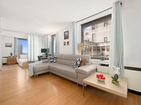 100 West 39th Street 43J, New York NY 10018