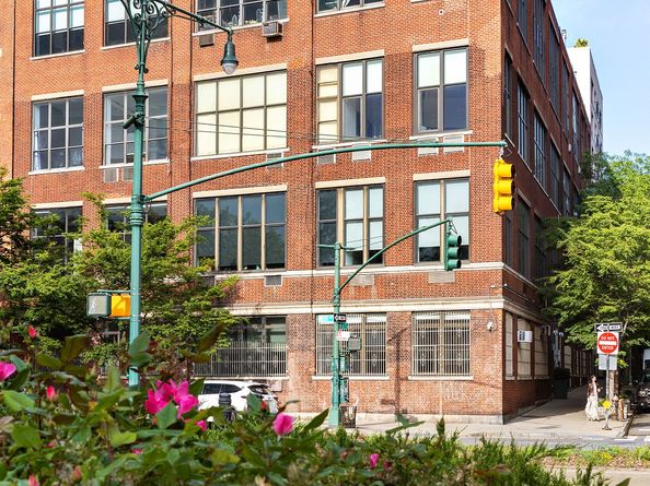 377 West 11th Street 1D, New York NY 10014