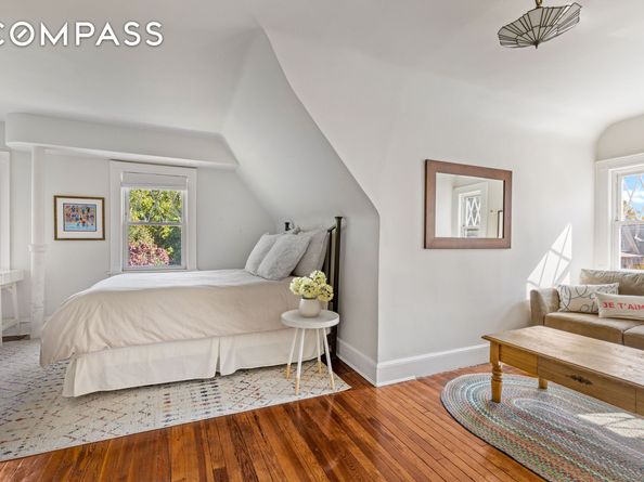 689 East 17th Street TWNHSE, Brooklyn NY 11230
