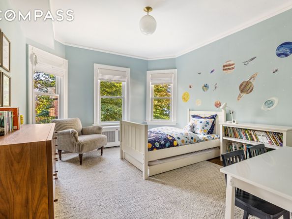 689 East 17th Street TWNHSE, Brooklyn NY 11230