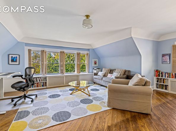 689 East 17th Street TWNHSE, Brooklyn NY 11230