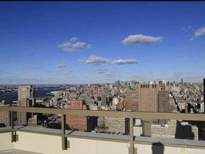 44-15 Purves Street 5D, Queens NY 11101