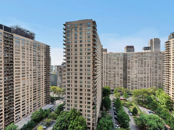 160 West End Avenue 19L, New York NY 10023