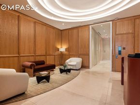 250 East 21st Street 8F, New York NY 10010
