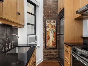 433 West 24th Street 3D, New York NY 10011