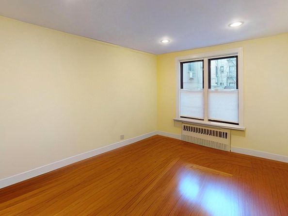2244 Bronx Park E 1B, Bronx NY 10467