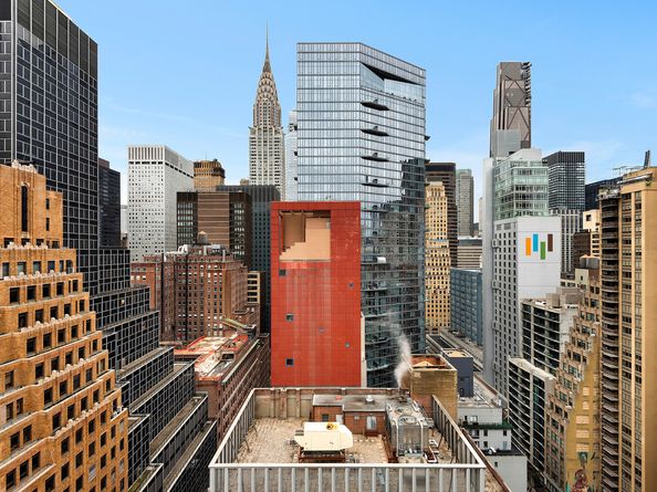 303 East 43rd Street 25B, New York NY 10017