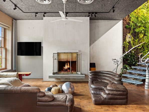 527 Hudson Street 3/4, New York NY 10014