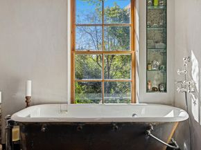 527 Hudson Street 3/4, New York NY 10014