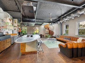 527 Hudson Street 3/4, New York NY 10014