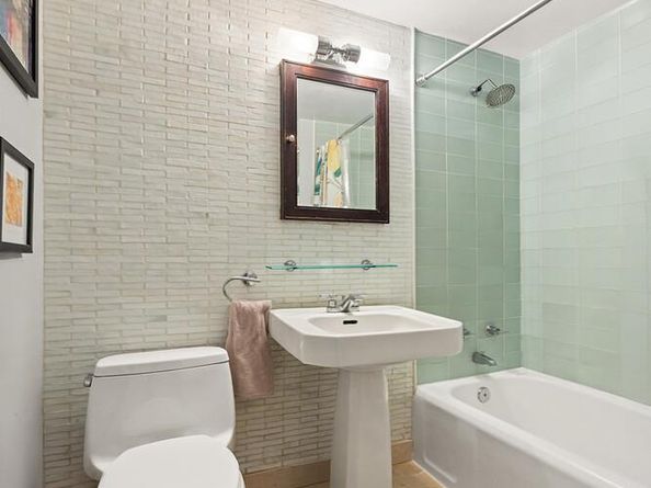 365 Clinton Avenue 4H, Brooklyn NY 11238
