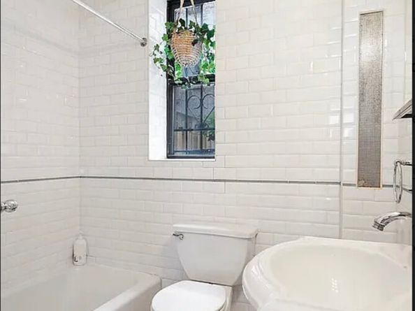 149 Ave C 2F, New York NY 10009