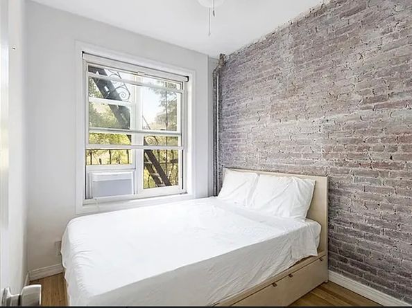 149 Ave C 2F, New York NY 10009