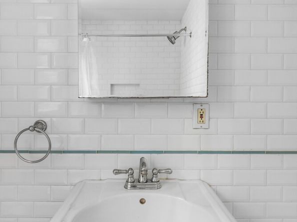 149 Ave C 2F, New York NY 10009