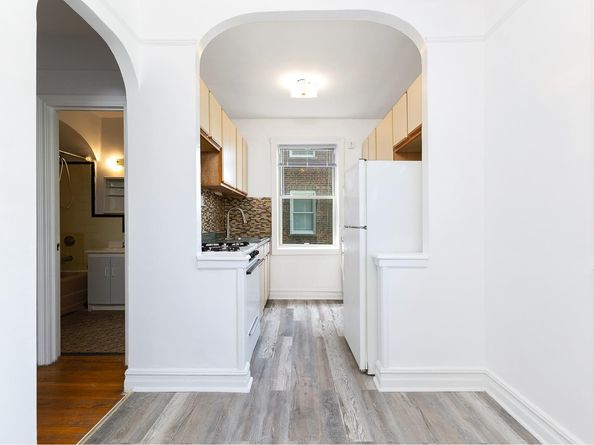 570 Ocean Parkway 4E, Brooklyn NY 11218