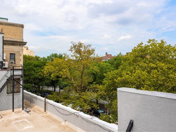 570 Ocean Parkway 4E, Brooklyn NY 11218