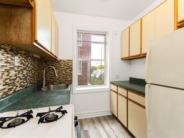 570 Ocean Parkway 4E, Brooklyn NY 11218