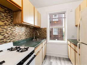 570 Ocean Parkway 4E, Brooklyn NY 11218