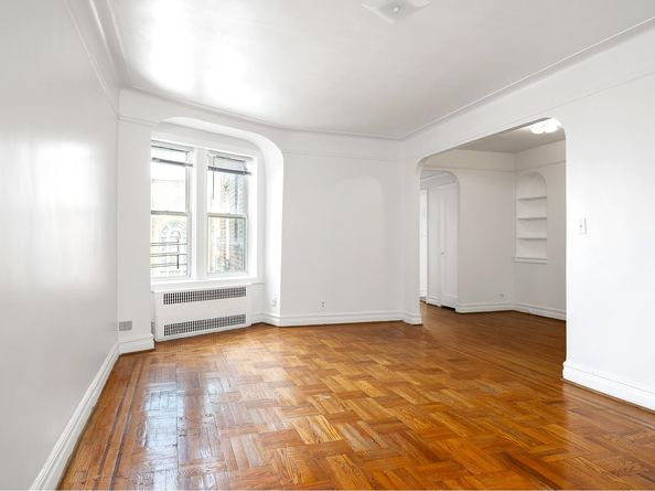 570 Ocean Parkway 4E, Brooklyn NY 11218