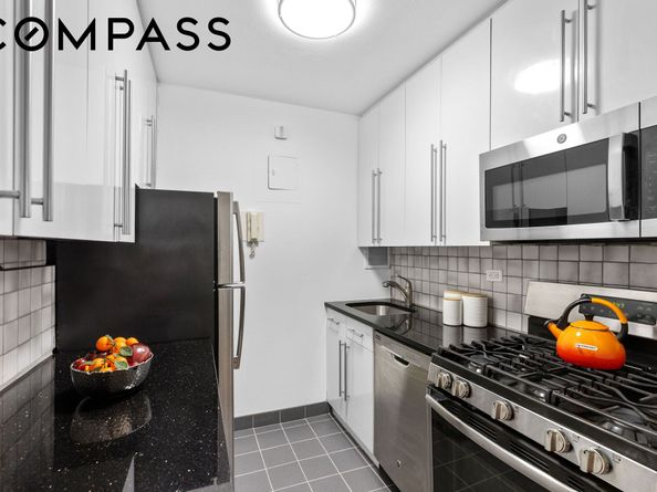 2025 Broadway 5A, New York NY 10023