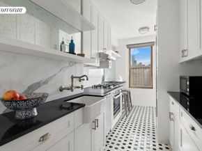 136 Waverly Place 14E, New York NY 10014