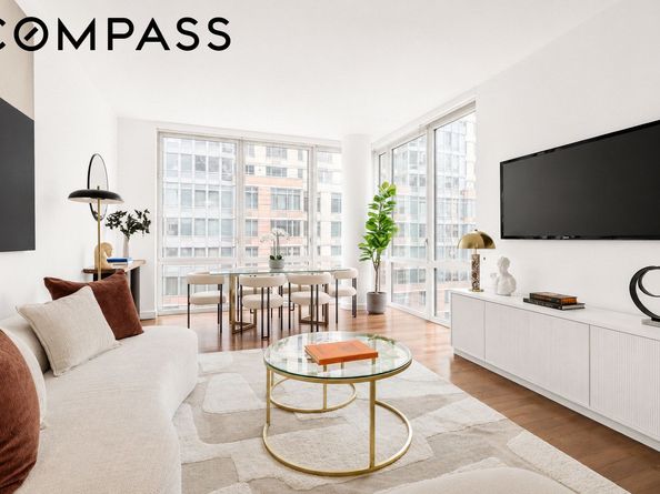 225 East 34th Street 14H, New York NY 10016