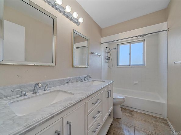 1923 S Newark Way, Aurora CO 80014