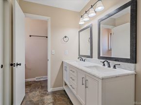 1923 S Newark Way, Aurora CO 80014
